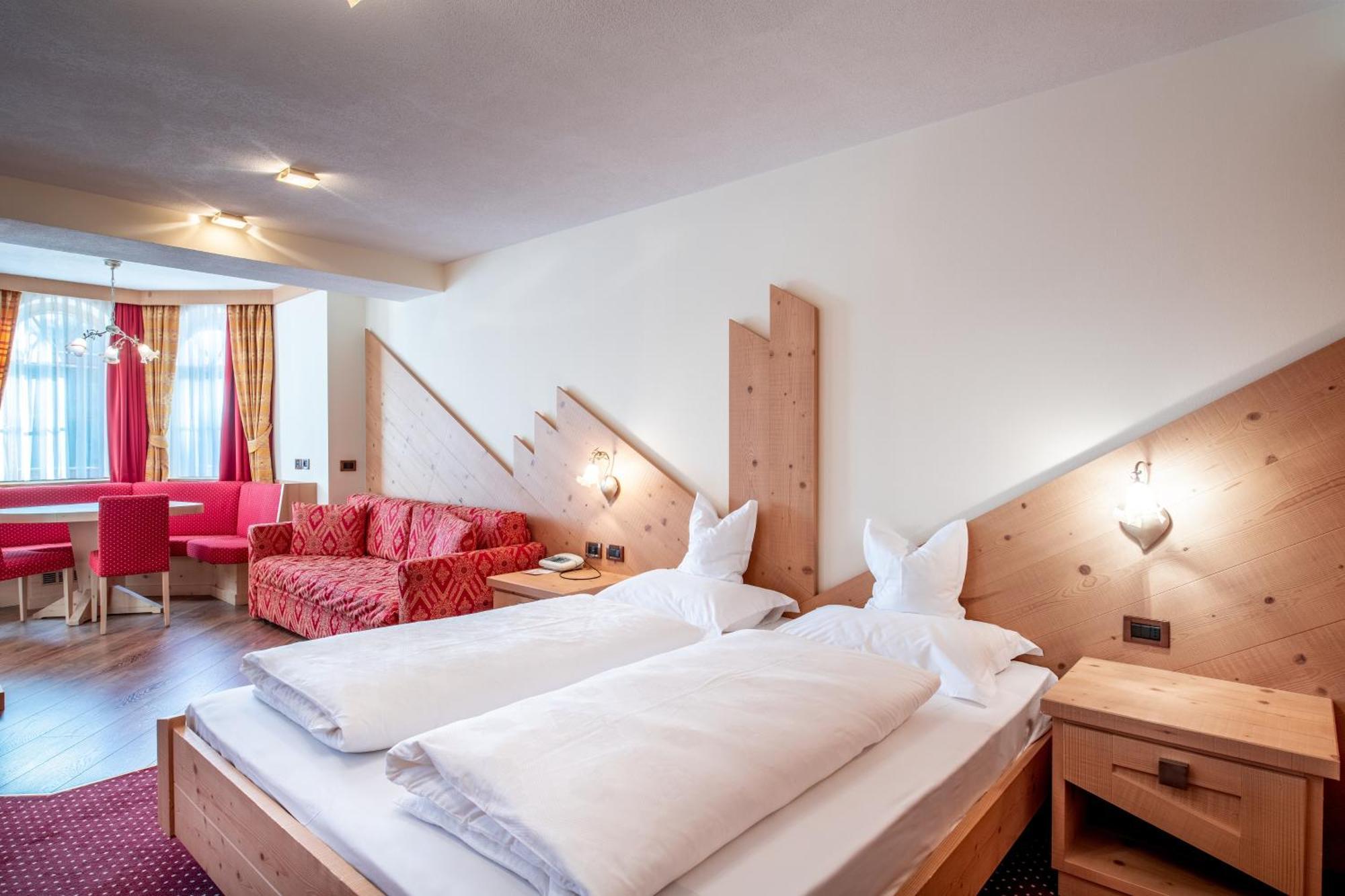 Rene Dolomites Boutique Hotel Поцца-ди-Фасса Экстерьер фото