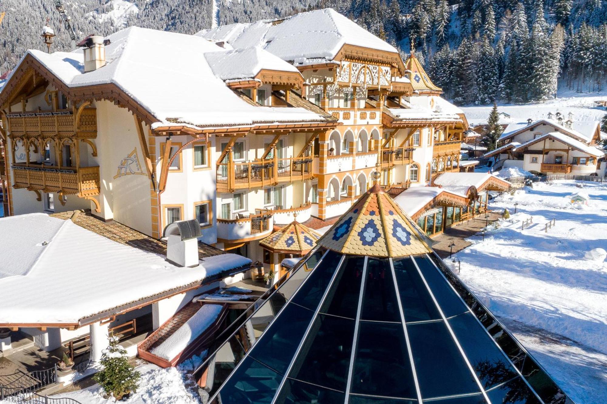 Rene Dolomites Boutique Hotel Поцца-ди-Фасса Экстерьер фото